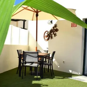Apartamento La Palmera - 2 Bedroom - Playa Roca Sea Front Access - Pool View - Free Ac - Wifi, Costa Teguise